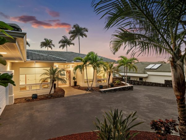 Kailua-Kona Ocean View Home With Infinity Pool