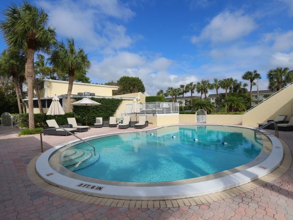 Beachfront Longboat Key Condo With Gulf Views