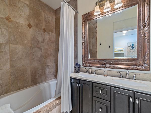 Longboat Key Canal-Front Home With Private Heated Pool