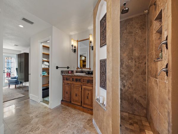 Longboat Key Canal-Front Home With Private Heated Pool