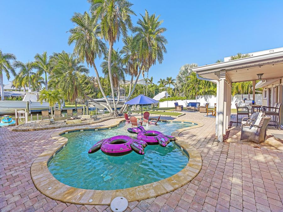 Longboat Key Canal-Front Home With Private Heated Pool