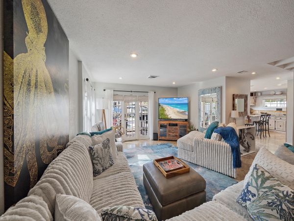 Longboat Key Canal-Front Home With Private Heated Pool