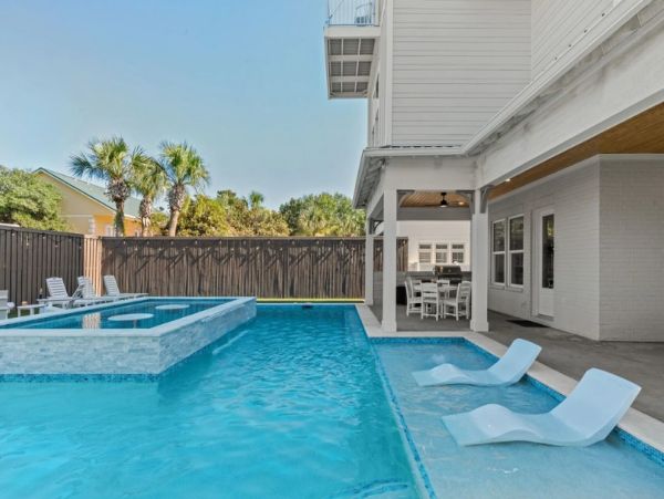 Spacious Miramar Beach Home With Private Pool