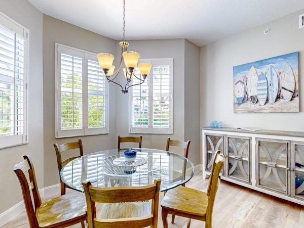 Naples Three-Bedroom Condo With Pool Views 4 Min Walk to Beach NEW ARRIVAL