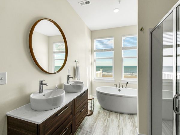 Oceanfront Luxury Retreat - 21-Bedrooms, Unmatched Privacy & Comfort