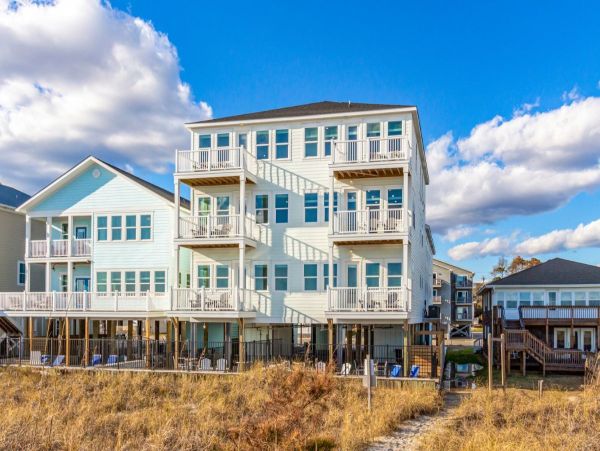 Oceanfront Luxury Retreat - 21-Bedrooms, Unmatched Privacy & Comfort