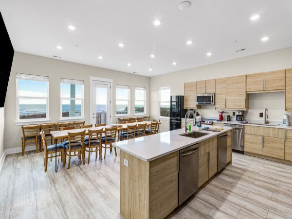 Oceanfront Luxury Retreat - 21-Bedrooms, Unmatched Privacy & Comfort