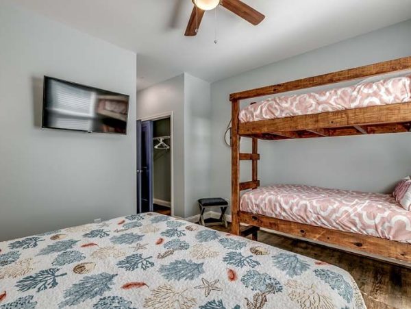 North Myrtle Beach 21-Bedroom Home With Private Pool