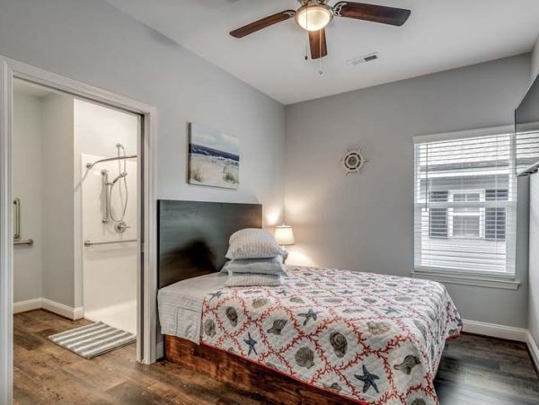 North Myrtle Beach 21-Bedroom Home With Private Pool