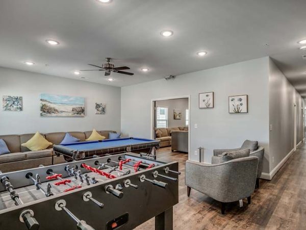 North Myrtle Beach 21-Bedroom Home With Private Pool