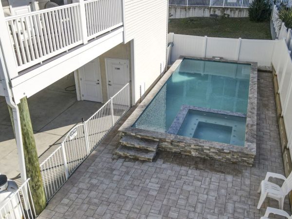 North Myrtle Beach 21-Bedroom Home With Private Pool