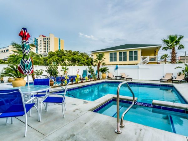 North Myrtle Beach Group Home With Private Pool & Spa