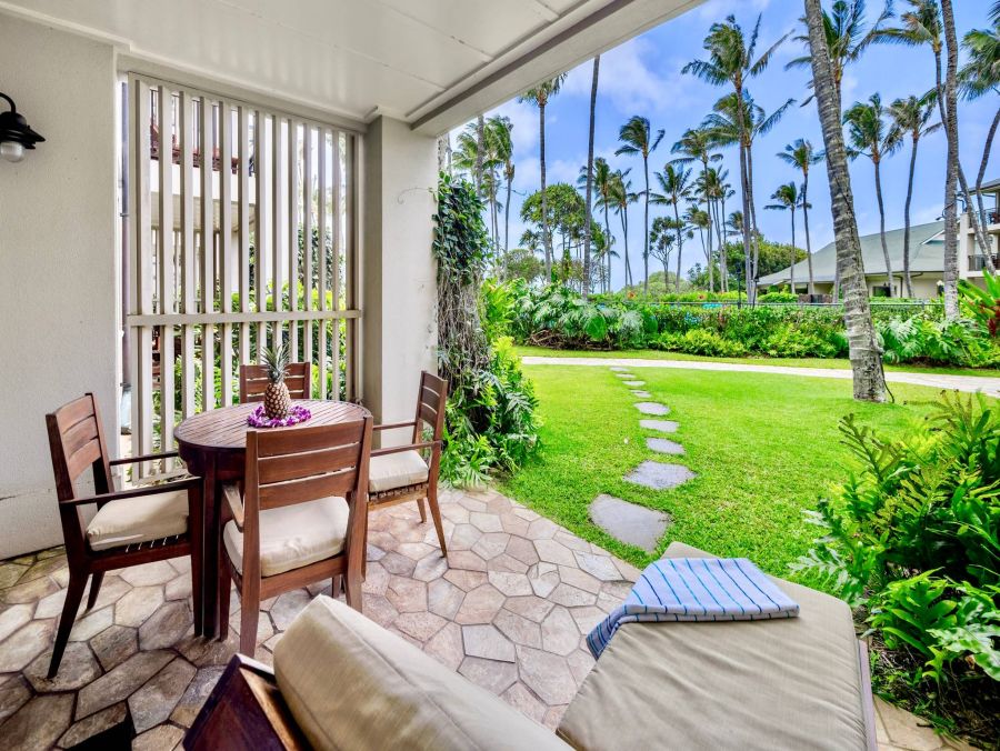 -Walkout to Beach-  Beachfront Oasis