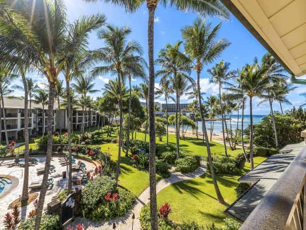 Stunning Vacation Residence Magnificent Views Steps to Beach