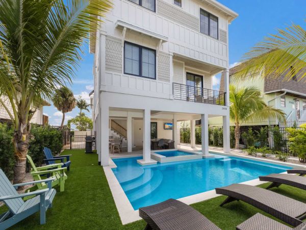 Luxury 6-Bedroom Vacation Rental Home on Anna Maria Island Private large Pool Spa
