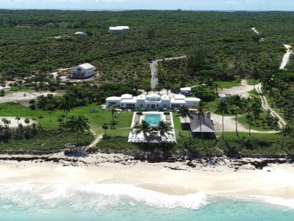New Beachfront Estate Main House & Guest House on Poponi Beach - Private Beach