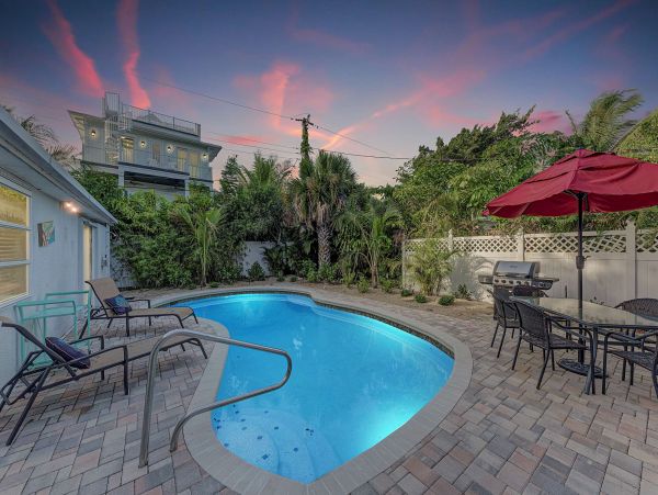 Lido Key Four Bedroom Stroll To Beaches - additional view, photo 3