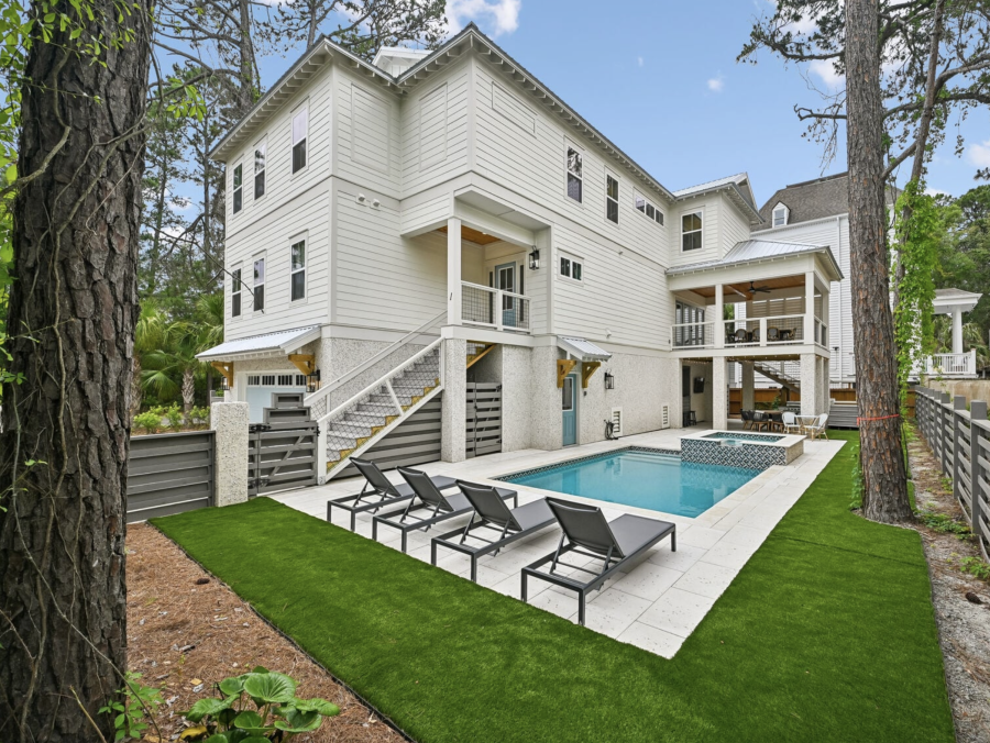 New Arrival Luxury Six Bedroom Walk to Beach Pool House