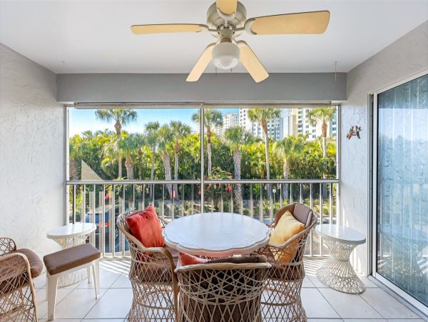 Vacation Condo Walk To Beach Pool Great Location - additional view, photo 2