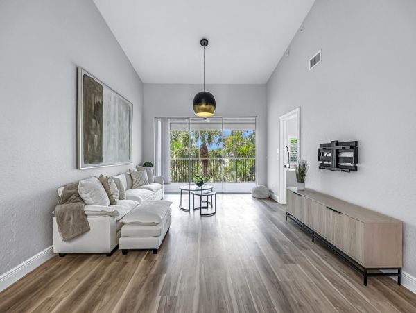 Naples New Arrival Vacation Condo Three Bedrooms - additional view, photo 4