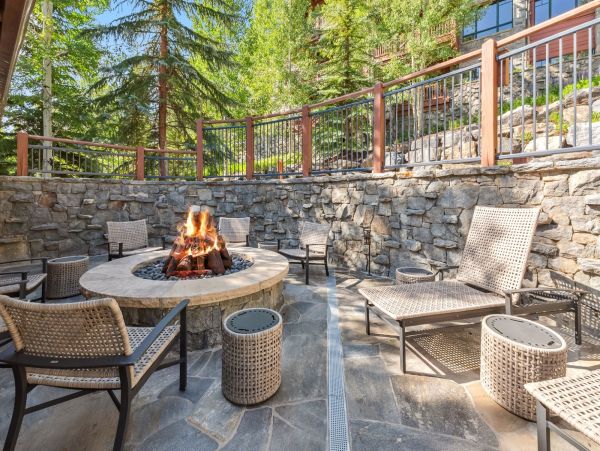 Ski-In Ski-Out Beaver Creek Condo With Mountain Views