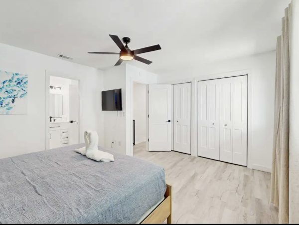 Spacious Treasure Island House Near The Beach Sleeps 24 NEW ARRIVAL - additional view, photo 5