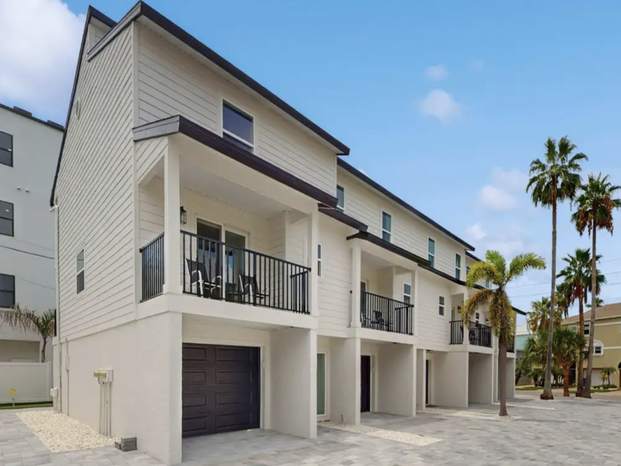 Spacious Treasure Island House Near The Beach Sleeps 24 NEW ARRIVAL