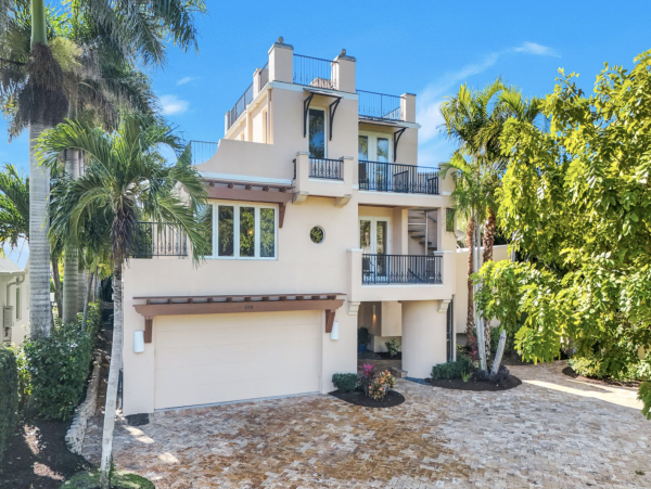 Olde Naples Luxury Vacation Home Five Homes to Our Sandy Beach 5 bedrooms Private Pool