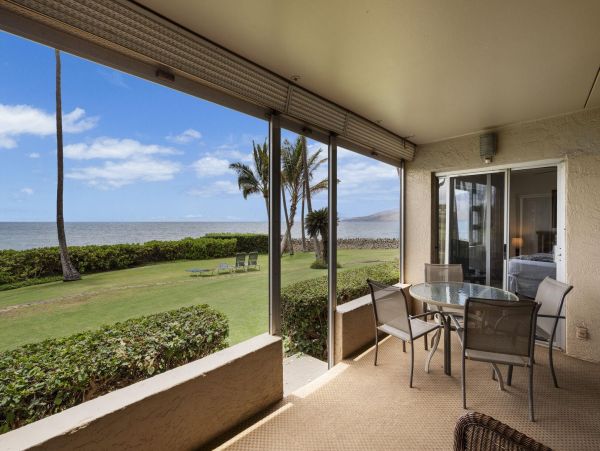 3 Bedroom Oceanfront Condo on Maui Ground Floor Beach Access