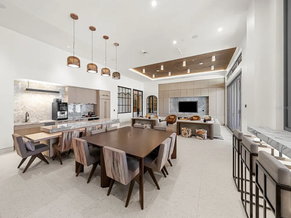 Luxury Longboat Key Close to St Armands Circle Beach Living - additional view, photo 4