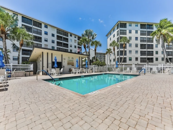 Fort Myers Beach 2 Bedroom Vacation Rental with Pool and Balcony
