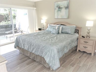 A few steps to the beach Anna Maria Island Vacation Condo 26ft Balcony