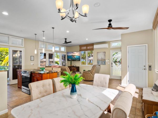 Longboat Key Luxury Vacation Home. Excellent