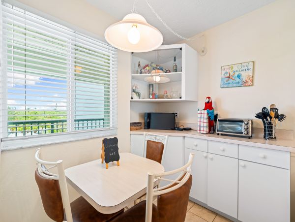 Siesta Key Luxury 2 Bedroom Beach Condo Gulf  Views.