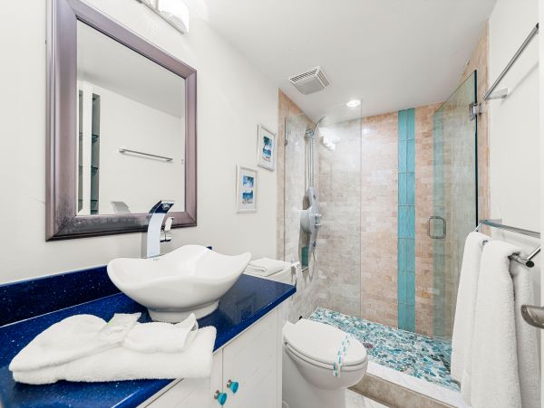 Two Bedroom Vacation Condo on Siesta Key Sleeps 6 Guests