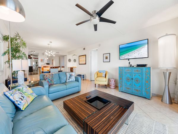 Two Bedroom Vacation Condo on Siesta Key Sleeps 6 Guests
