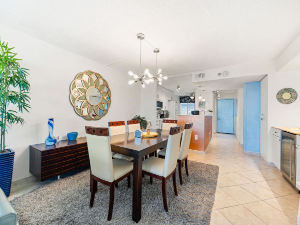 Two Bedroom Vacation Condo on Siesta Key Sleeps 6 Guests