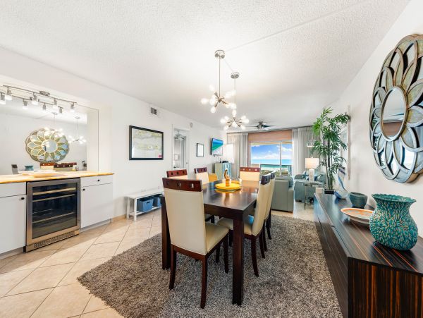 Two Bedroom Vacation Condo on Siesta Key Sleeps 6 Guests