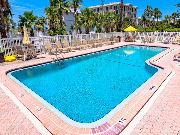 Two Bedroom Vacation Condo on Siesta Key Sleeps 6 Guests