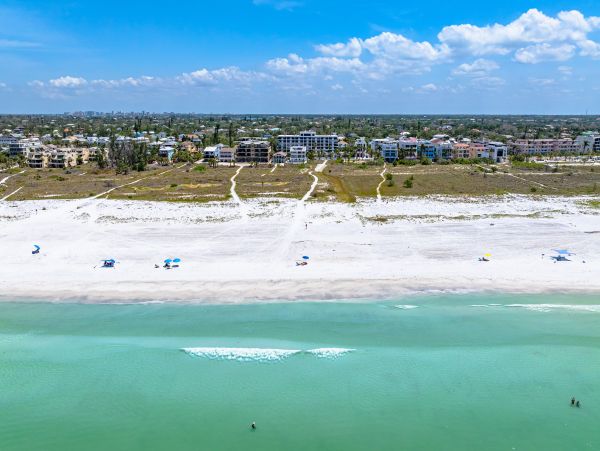 Two Bedroom Vacation Condo on Siesta Key Sleeps 6 Guests