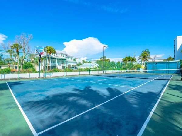 Two Bedroom Vacation Condo on Siesta Key Sleeps 6 Guests