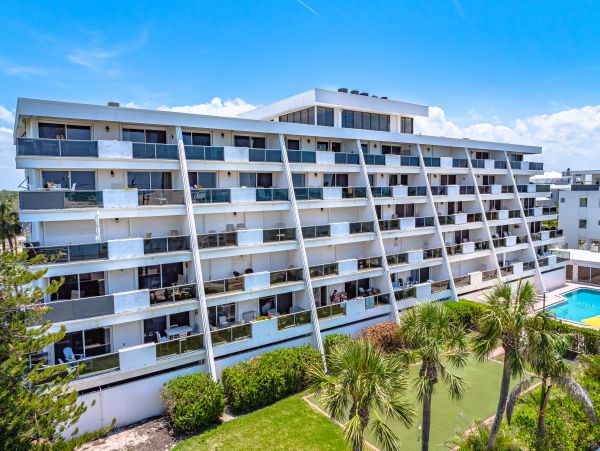 Two Bedroom Vacation Condo on Siesta Key Sleeps 6 Guests