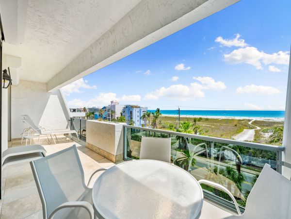 Siesta Key Vacation Rental Condo - Beachfront 2-Bed with Gulf Views