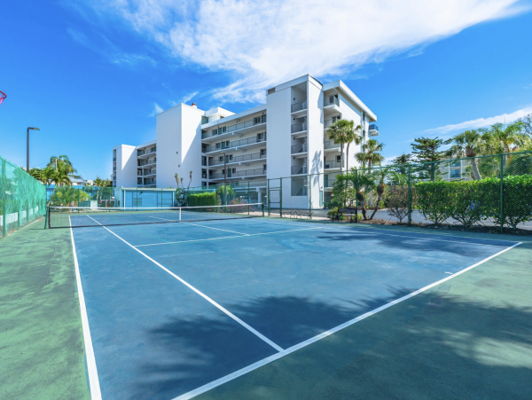 Why Not come to Siesta Key for your Next Winter Break? Huge Balcony