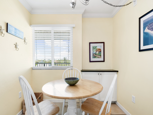 Why Not come to Siesta Key for your Next Winter Break? Huge Balcony