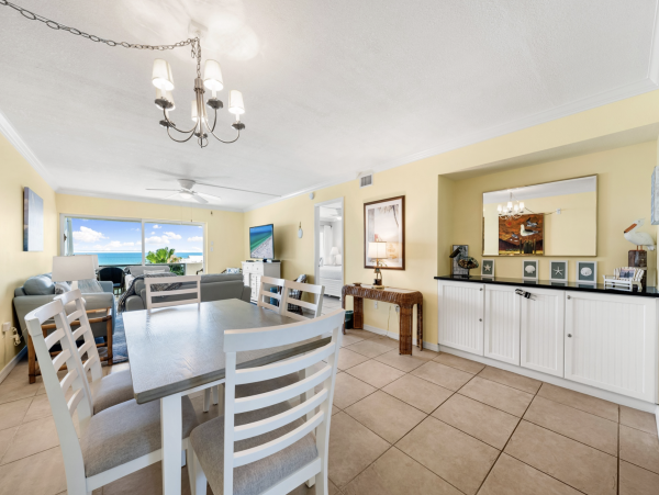 Why Not come to Siesta Key for your Next Winter Break? Huge Balcony