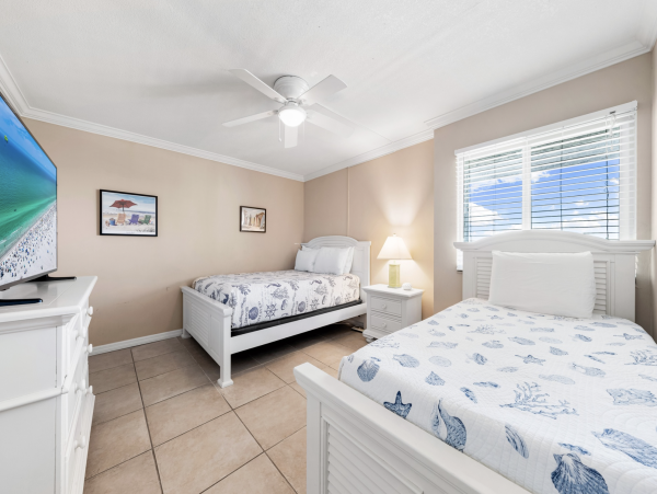 Why Not come to Siesta Key for your Next Winter Break? Huge Balcony