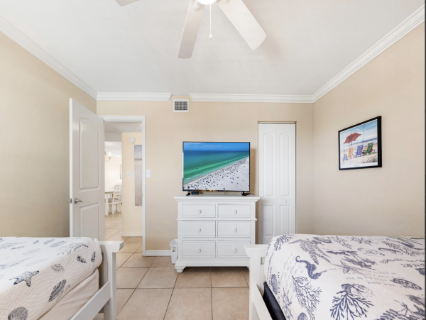 Why Not come to Siesta Key for your Next Winter Break? Huge Balcony