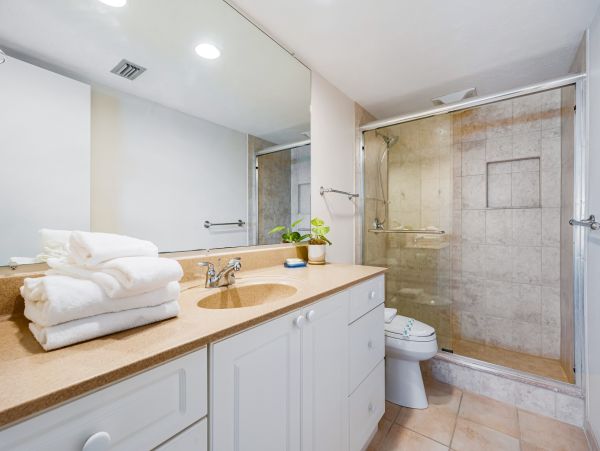 Siesta Key Vacation Rental with Beach Access & Ocean Views 2-Bedroom Condo
