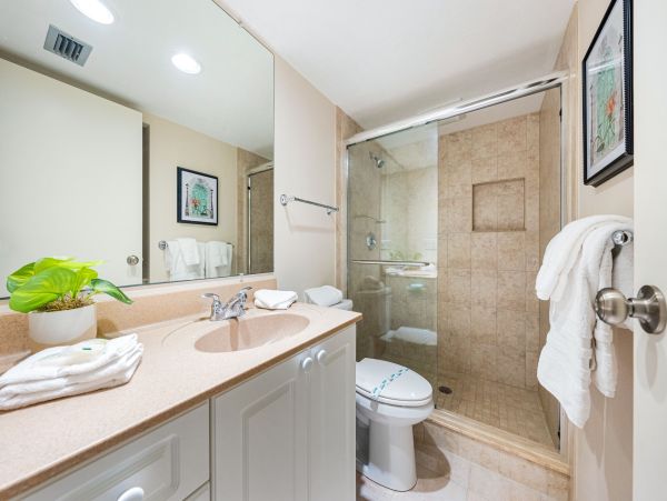 Siesta Key Vacation Rental with Beach Access & Ocean Views 2-Bedroom Condo